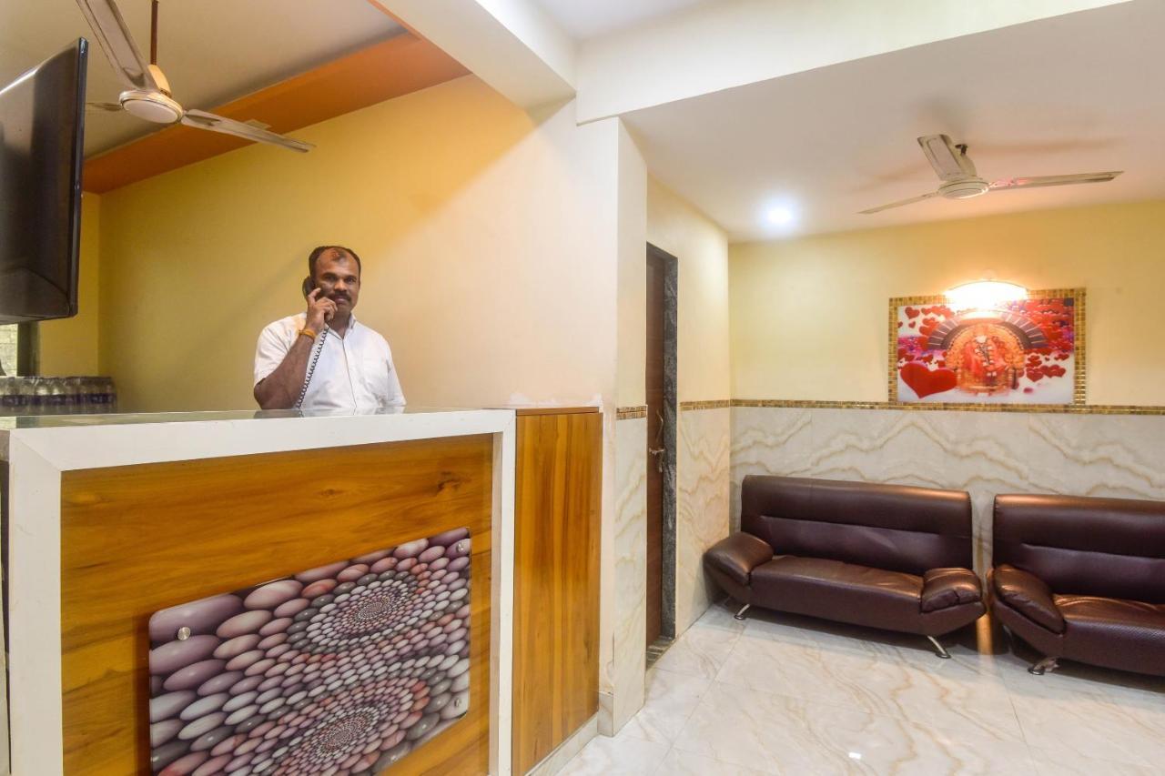 Oyo 60773 Ruchita Loadging & Boarding Hotell Mumbai Eksteriør bilde