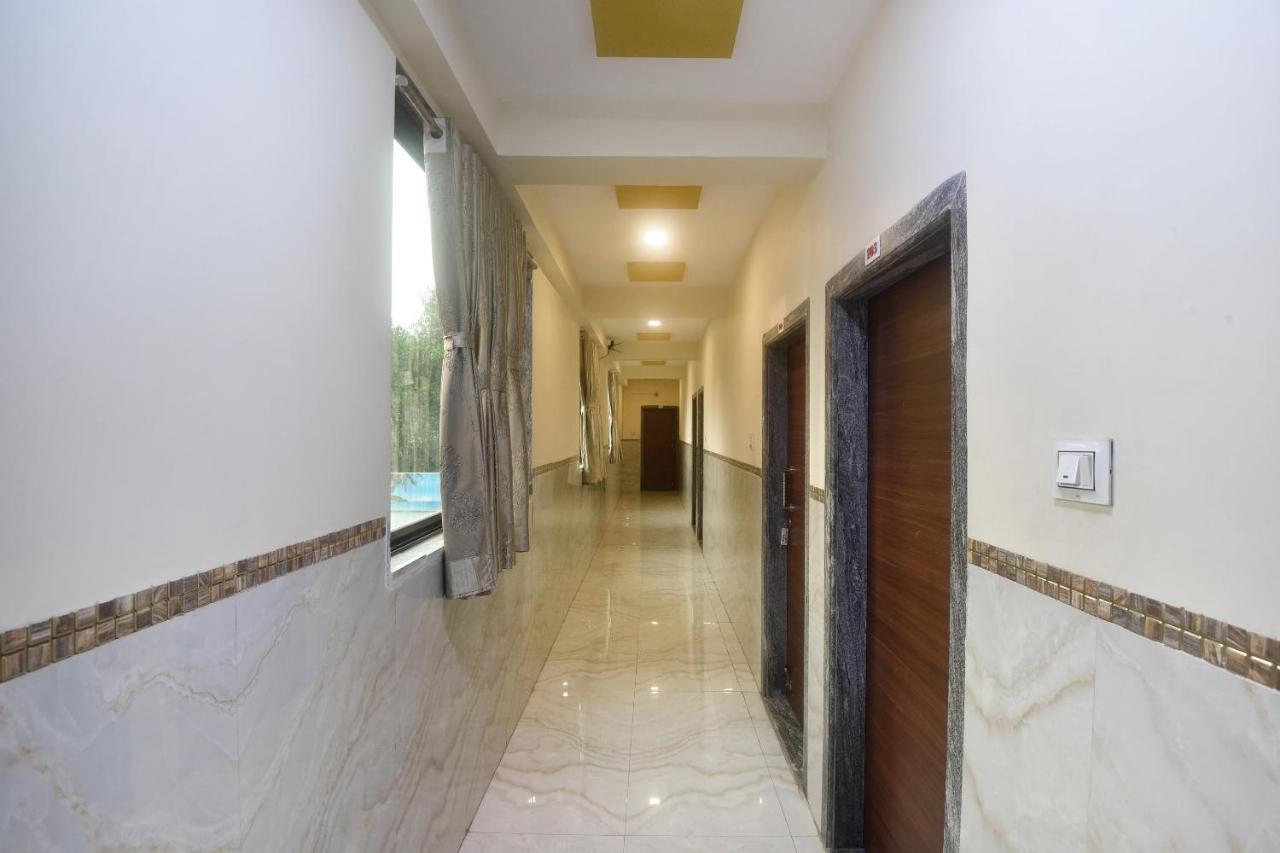 Oyo 60773 Ruchita Loadging & Boarding Hotell Mumbai Eksteriør bilde