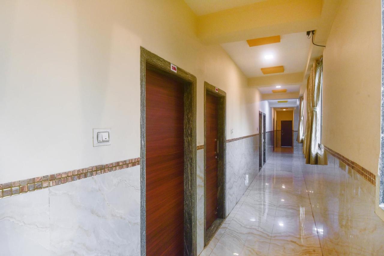 Oyo 60773 Ruchita Loadging & Boarding Hotell Mumbai Eksteriør bilde