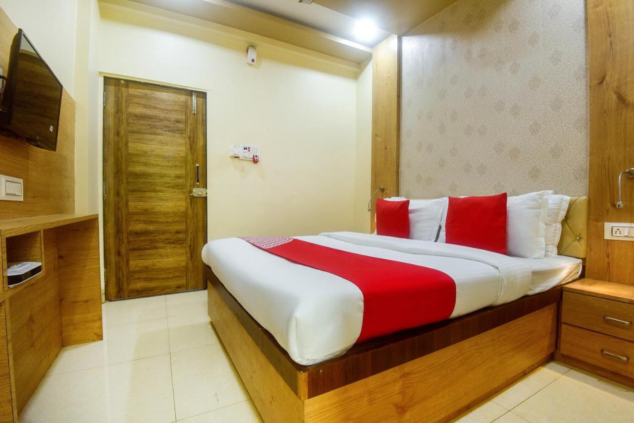 Oyo 60773 Ruchita Loadging & Boarding Hotell Mumbai Eksteriør bilde