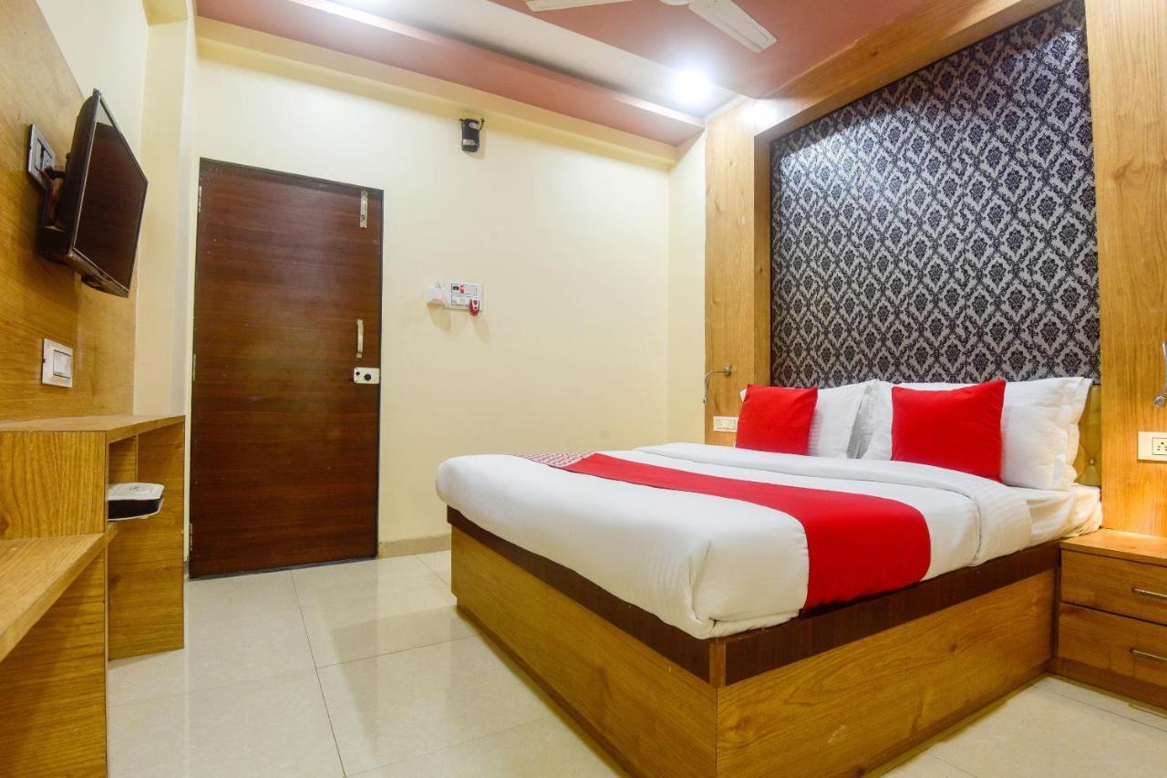 Oyo 60773 Ruchita Loadging & Boarding Hotell Mumbai Eksteriør bilde