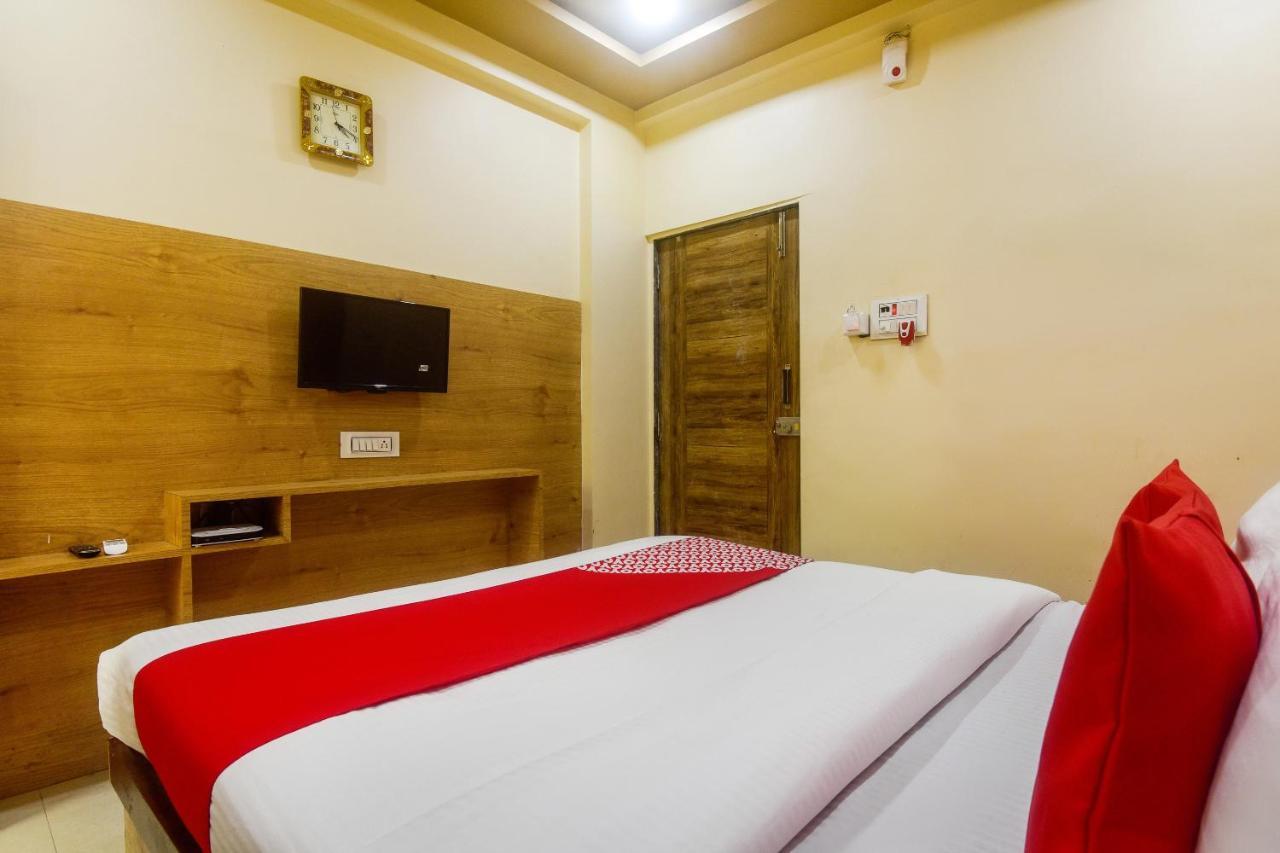 Oyo 60773 Ruchita Loadging & Boarding Hotell Mumbai Eksteriør bilde