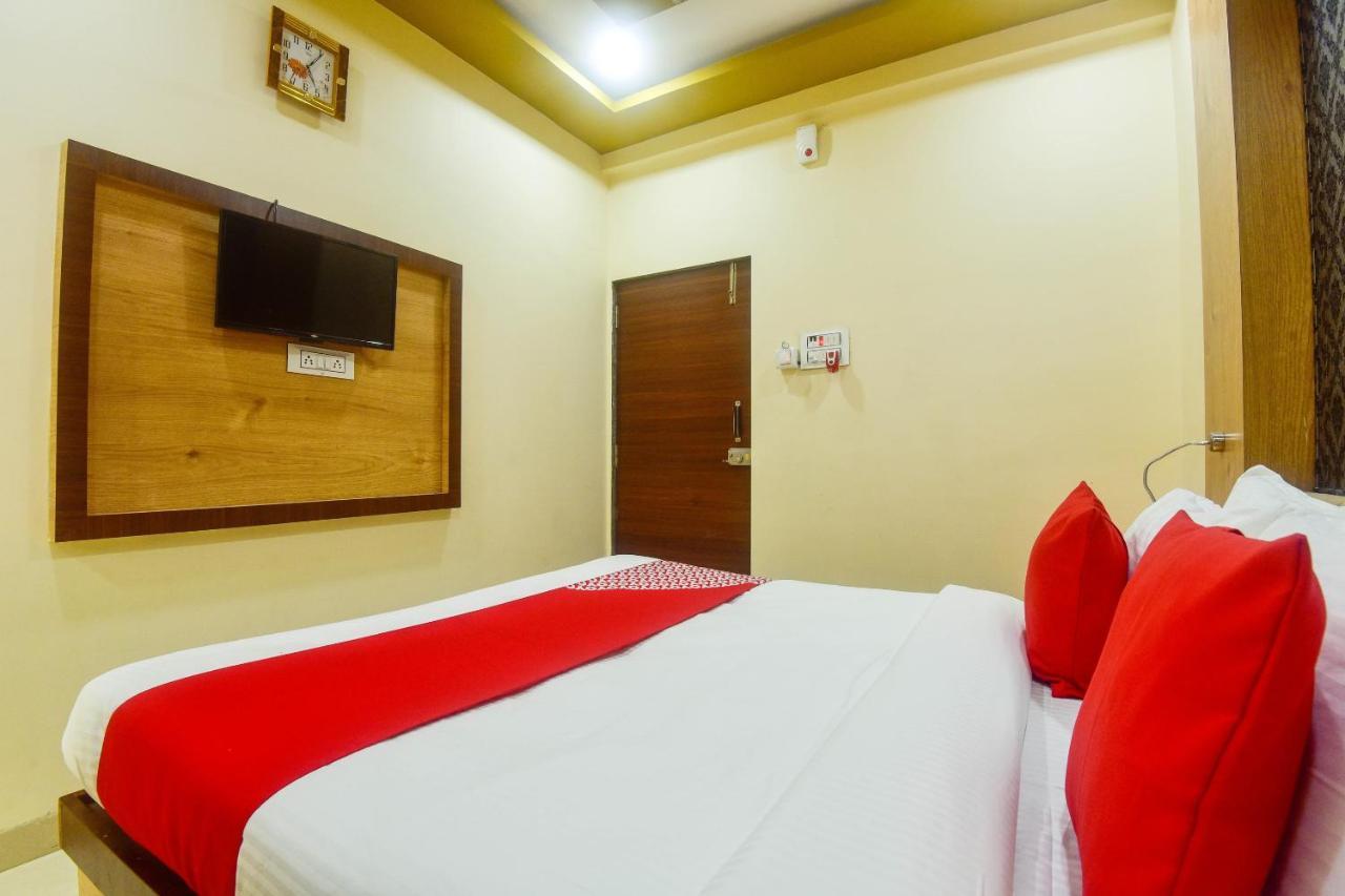 Oyo 60773 Ruchita Loadging & Boarding Hotell Mumbai Eksteriør bilde