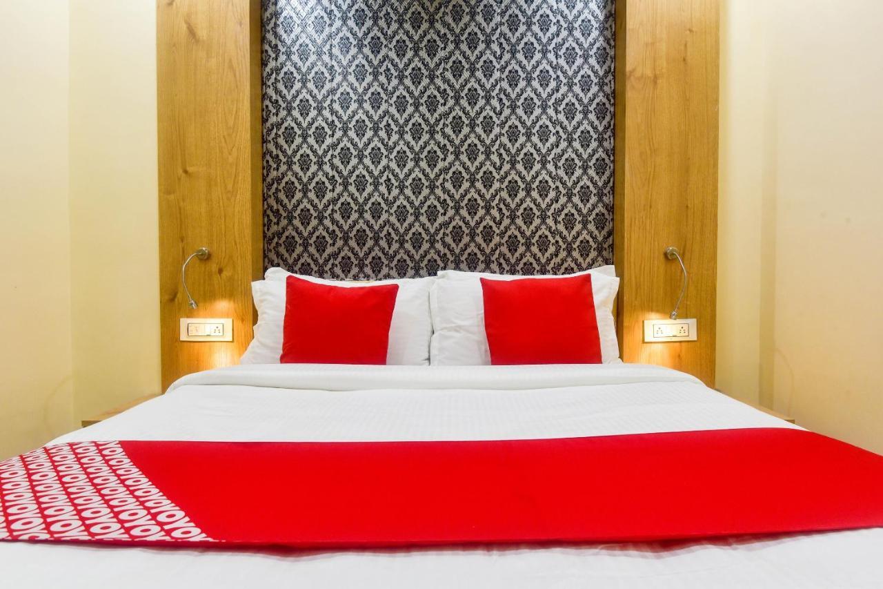 Oyo 60773 Ruchita Loadging & Boarding Hotell Mumbai Eksteriør bilde
